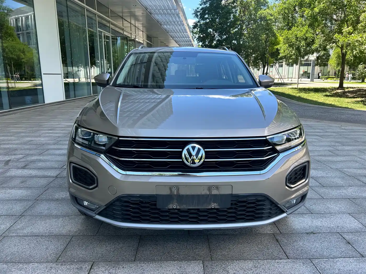 Фото 2 - Volkswagen T-ROC