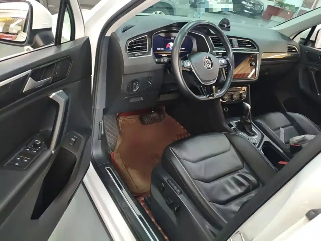 صورة 16 - Volkswagen Tiguan