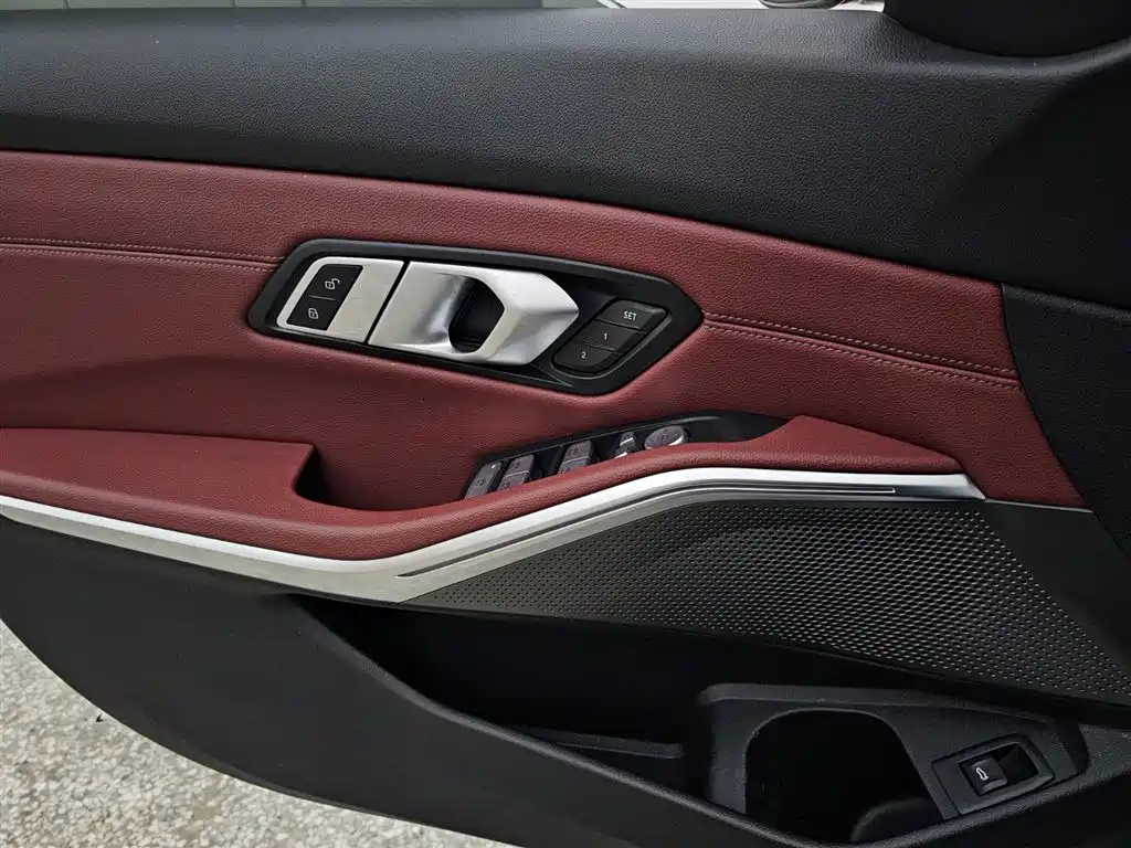 BMW 3 Series 2024 325Li M Sport Package фото 8