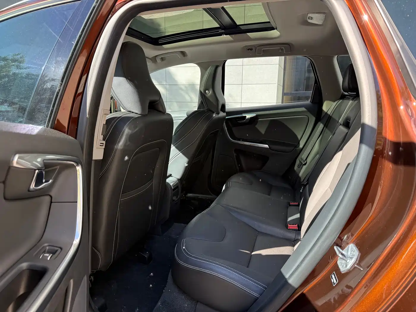 Фото 10 - Volvo XC60