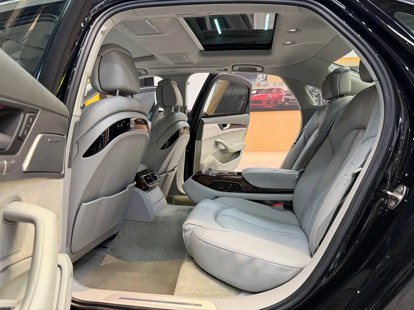 Audi A8 2012 A8L 50 TFSI quattro Comfort фото 8