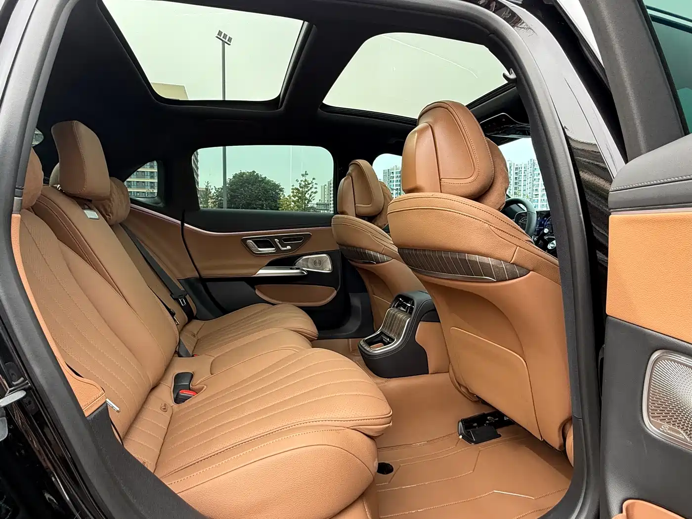 Mercedes-Benz E-Class 2025 E 300 L Luxury фото 18