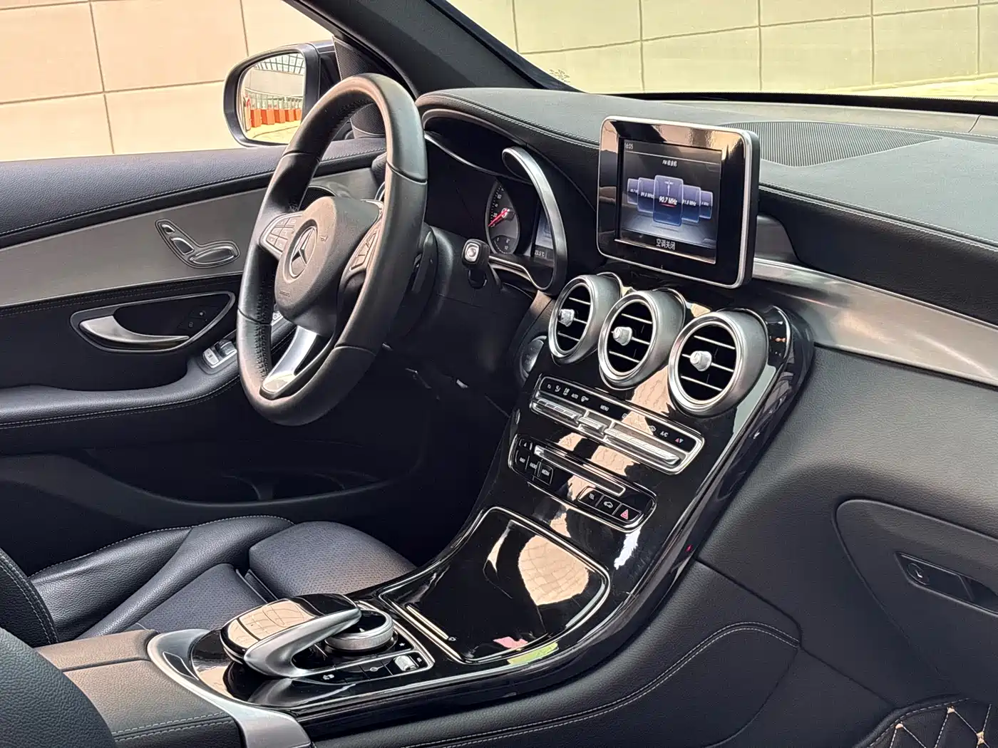 Mercedes-Benz GLC 2017 GLC 200 4MATIC фото 23