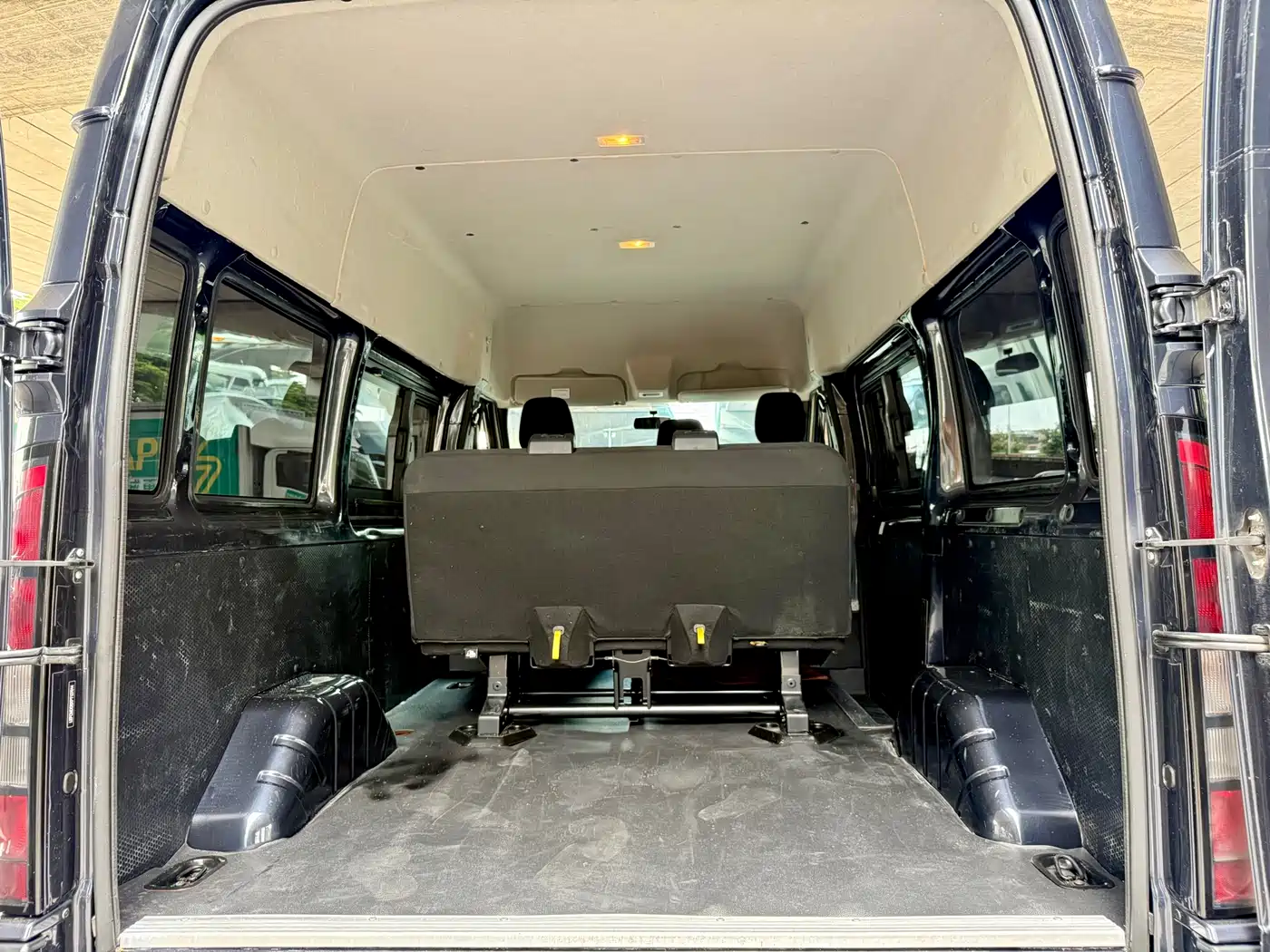 Jiangling JMC Fushun 2024 2023 2.0T Automatic Short Wheelbase Medium-High Roof Commercial MPV 6 Seats