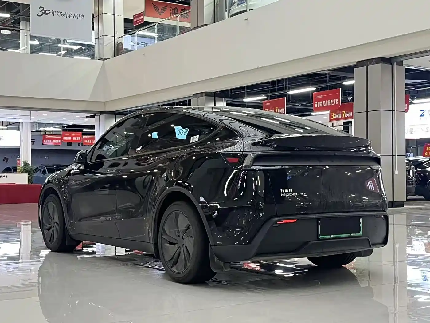 Tesla Model Y 2026 2025 Facelift Long Range All-Wheel Drive