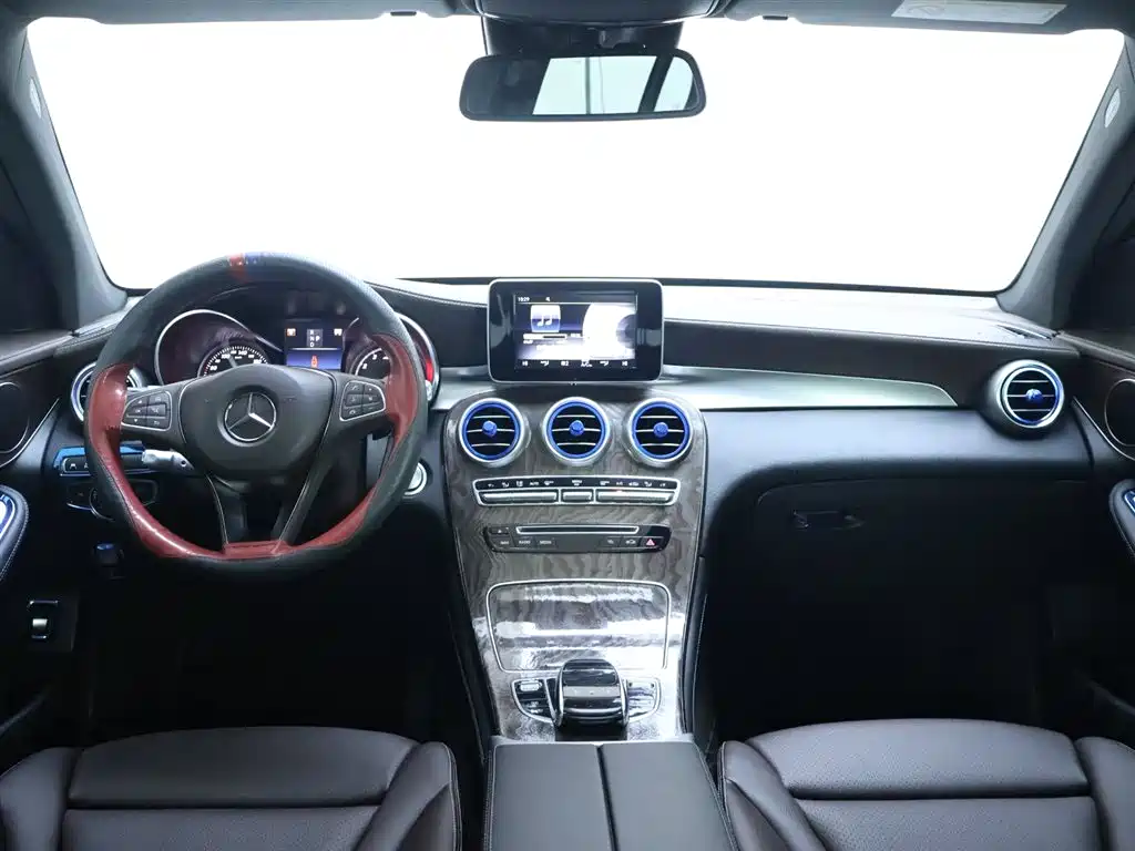Mercedes-Benz GLC 2017 GLC 300 4MATIC Dynamic фото 13