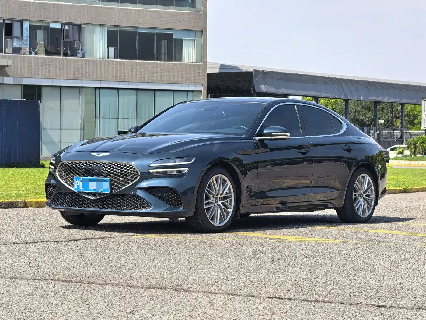 Genesis G70 2022 2021 2.0T RWD Luxury Edition