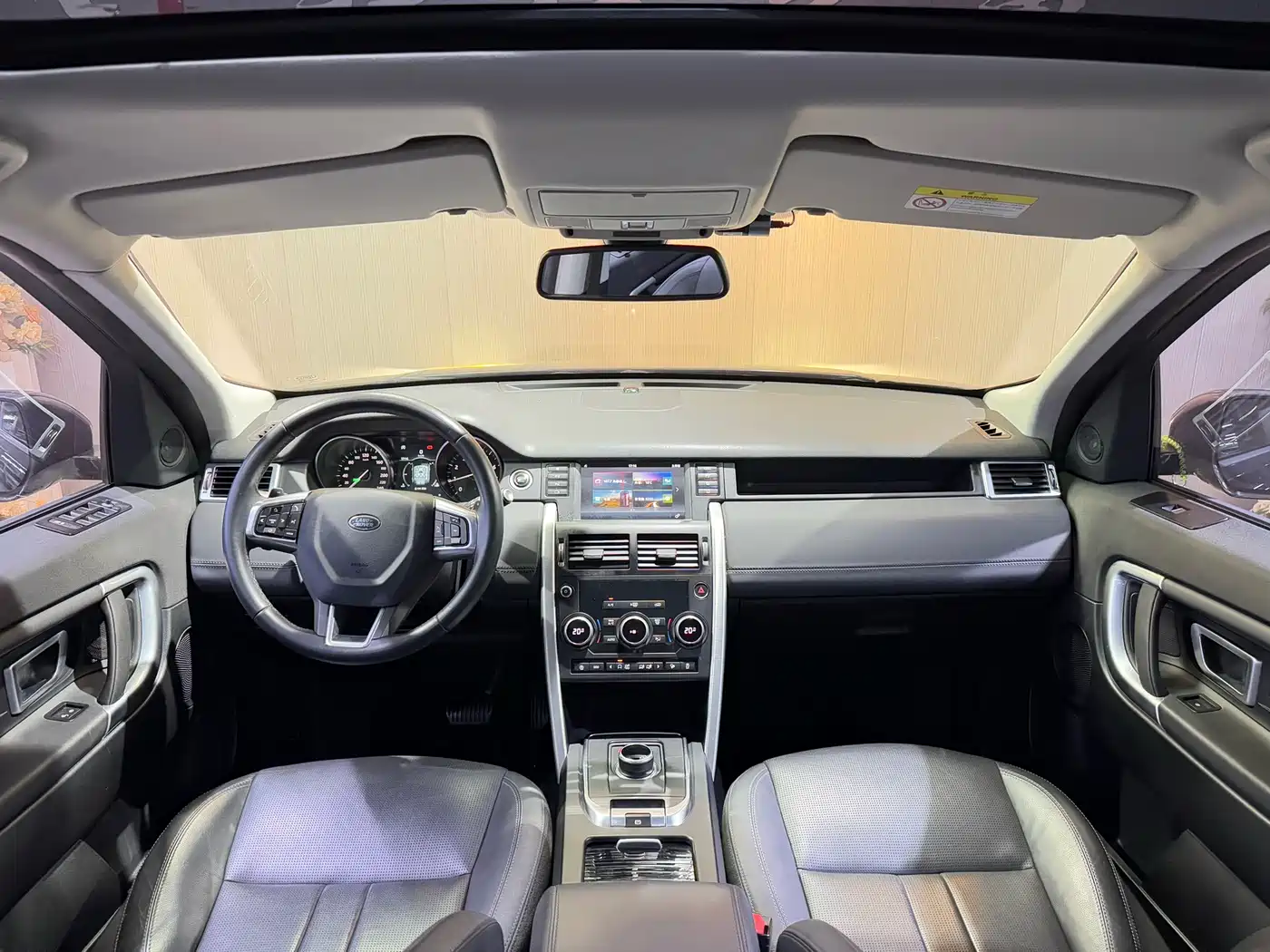 Land Rover Discovery Sport 2019 240PS SE Edition China V фото 6