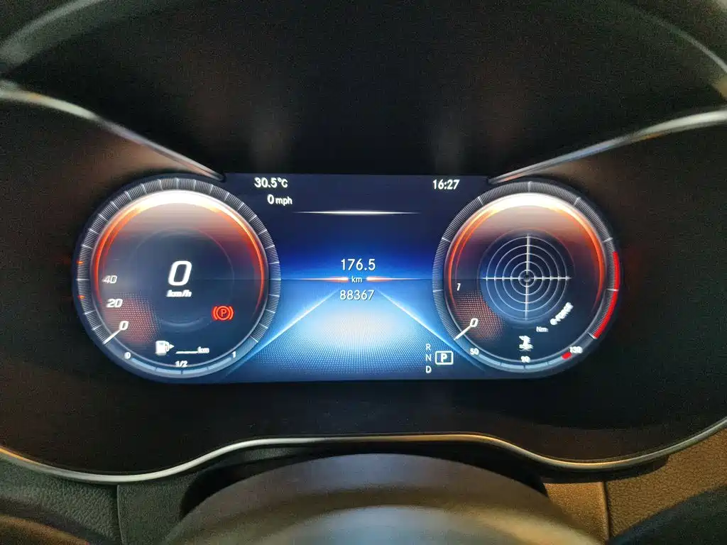 MERCEDES-BENZ GLC
