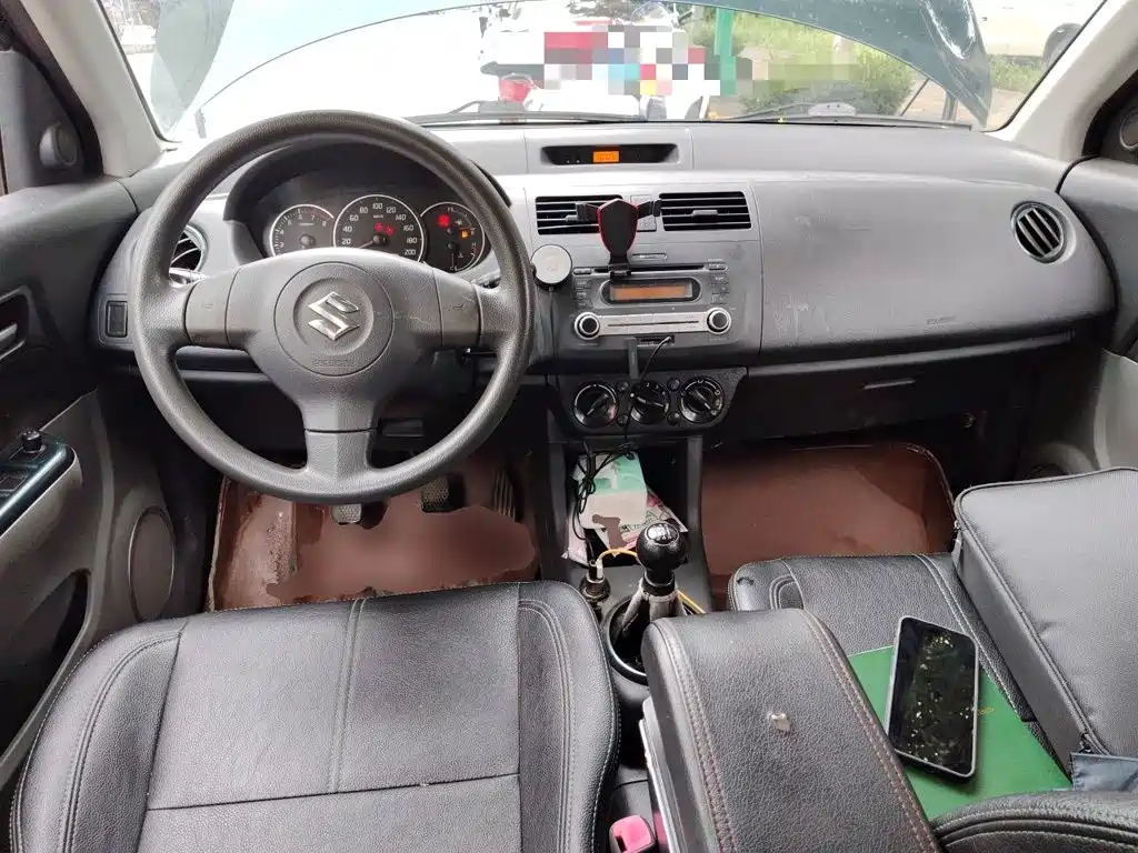 Photo 10 - Suzuki Swift