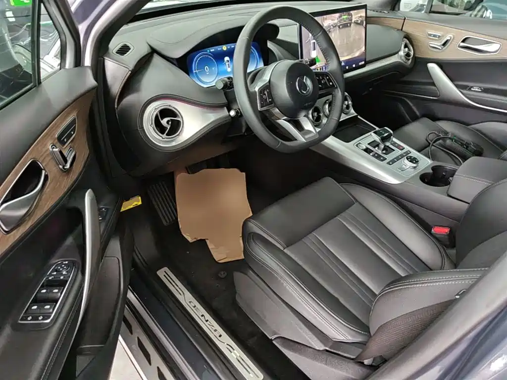 Denza X 2020 PHEV Sport Edition фото 16