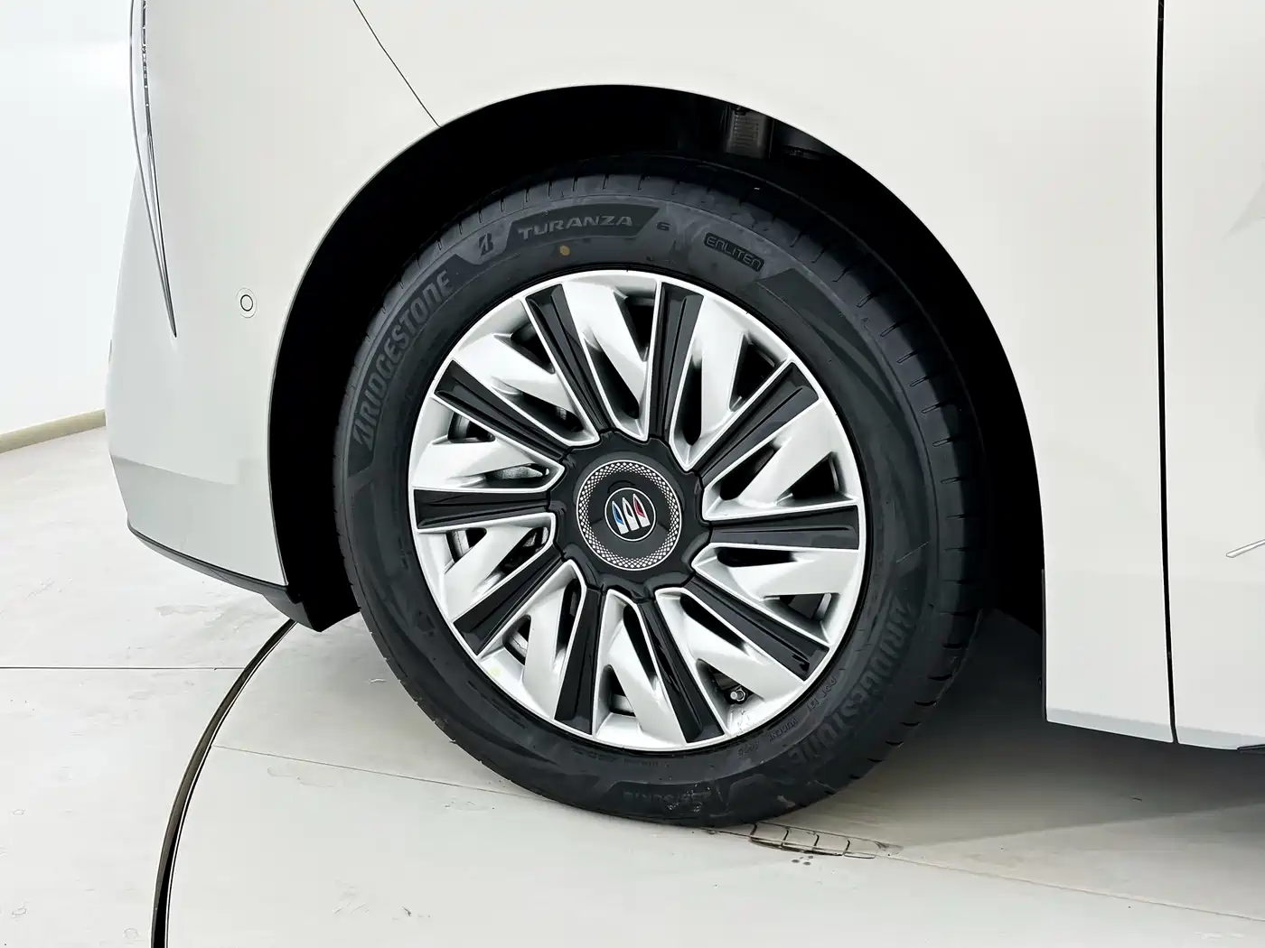 Buick Zhijing Shijia 2026 Model PHEV Base Version фото 6