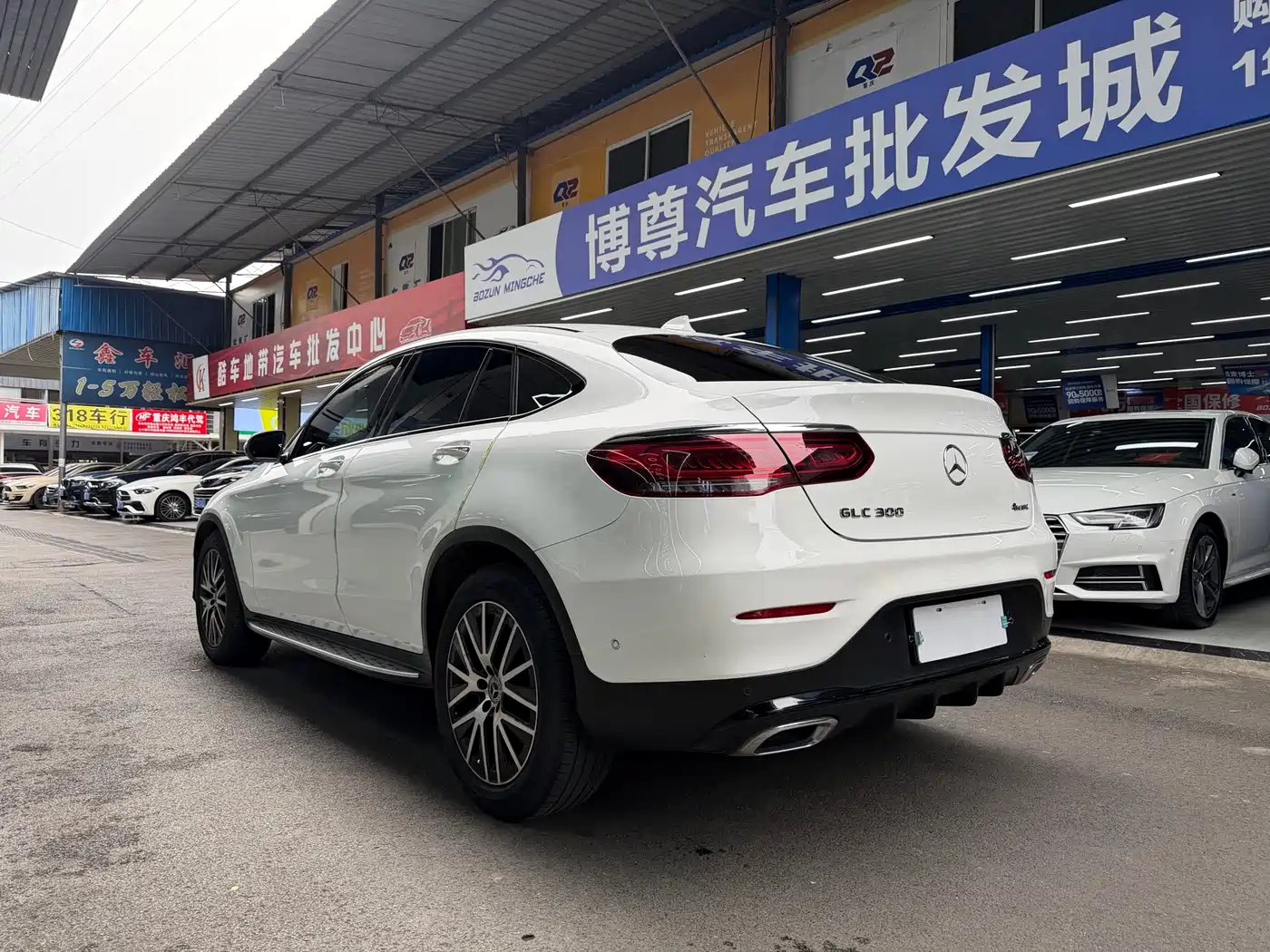 Mercedes-Benz GLC Coupe 2020 GLC 300 4MATIC Coupe SUV фото 25