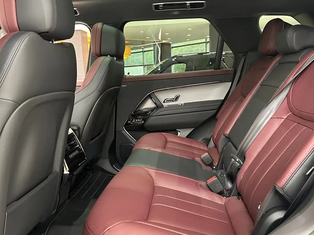 Land Rover Range Rover Sport фото 5