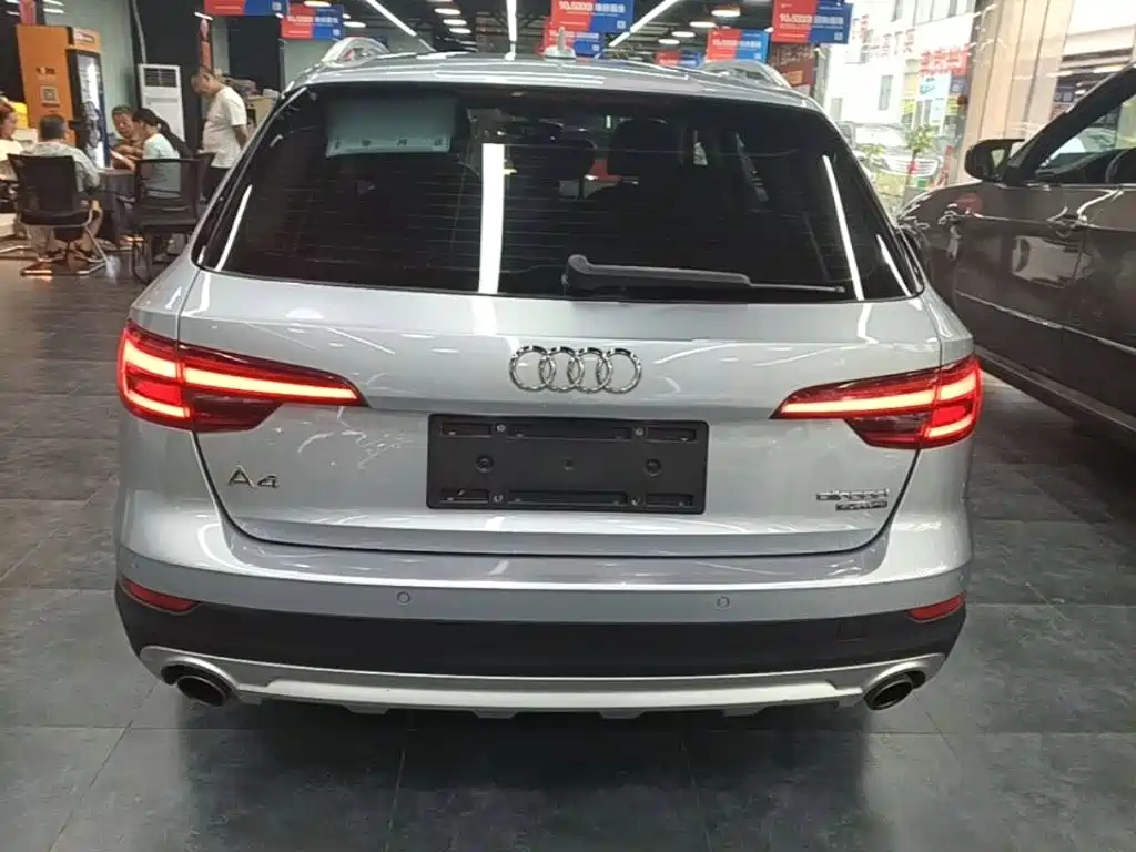 Audi A4 (Import) 2019 2019 45 TFSI allroad quattro Fashion