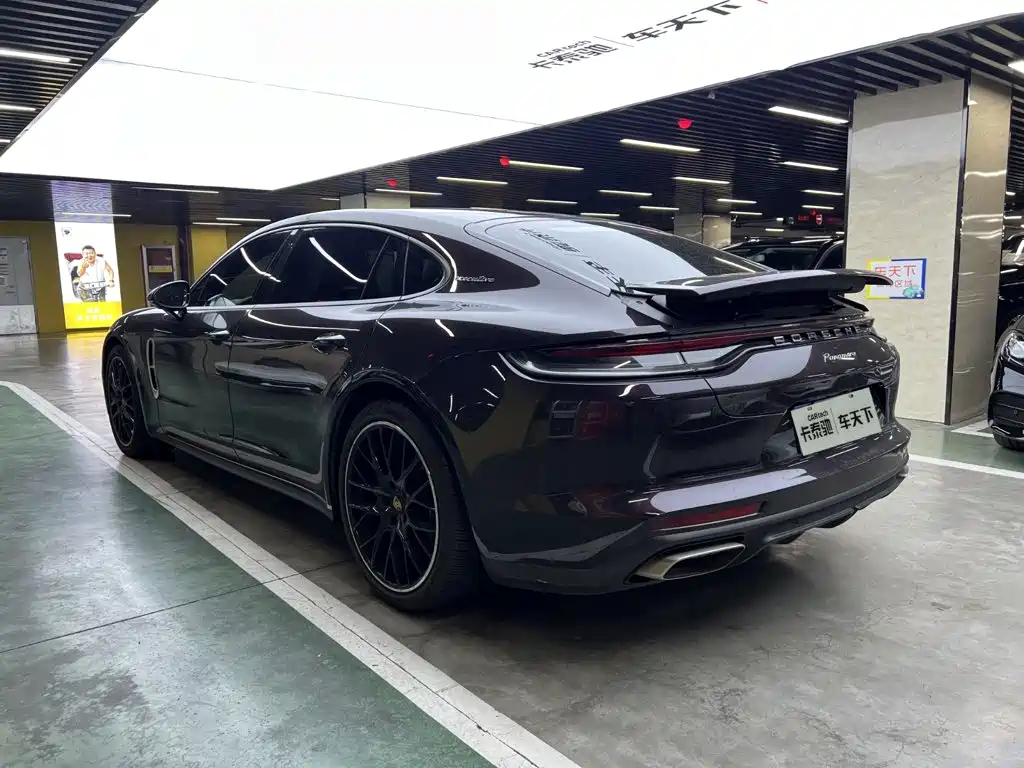 صورة 4 - Porsche Panamera
