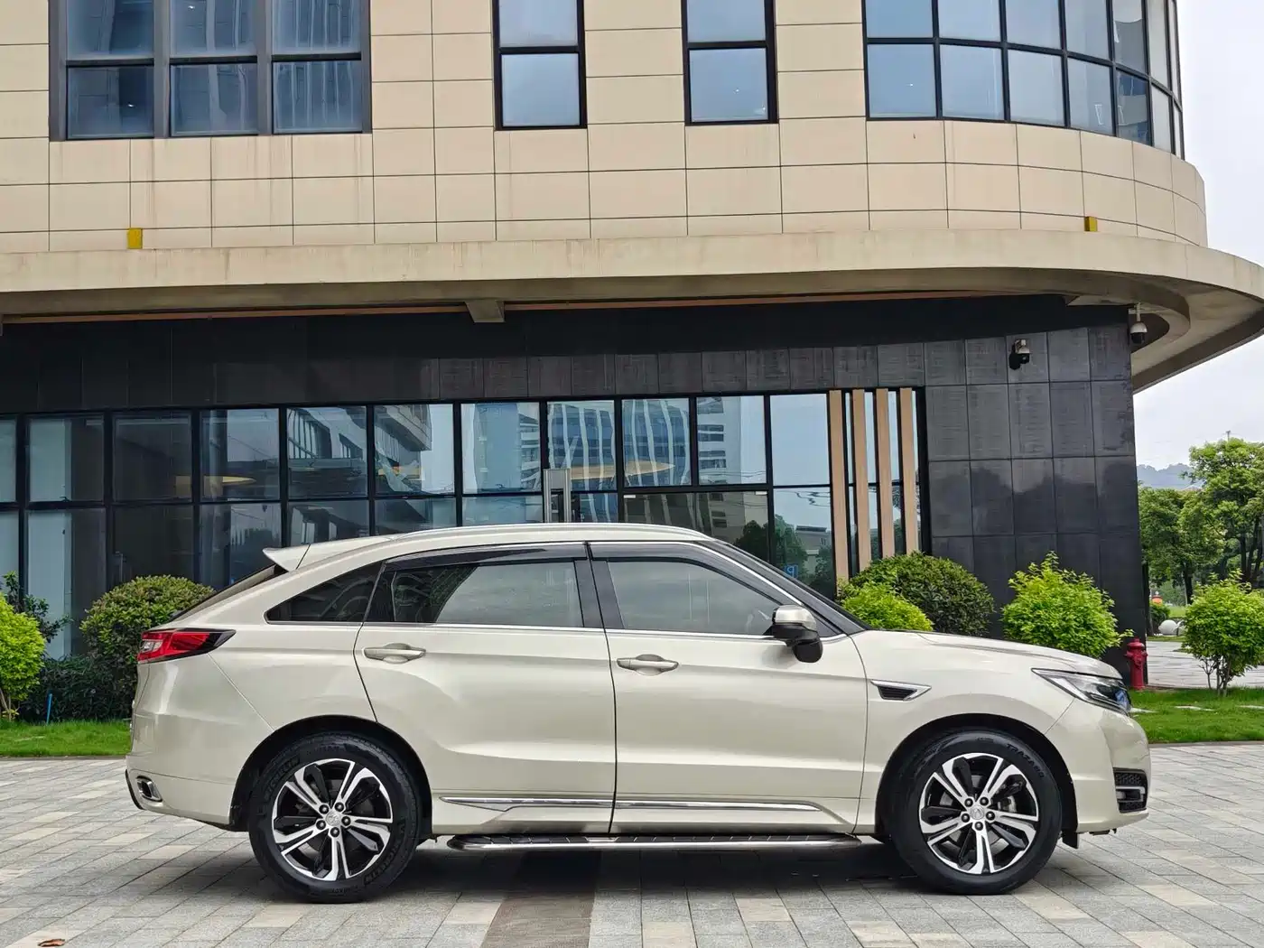 Honda UR-V 2017 2017 370TURBO 2WD Premium Edition China V