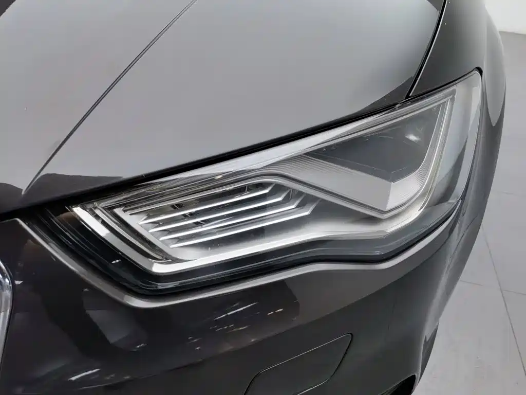 Audi A3 (Import) 2014 2014 Limousine 40 TFSI S line Comfort
