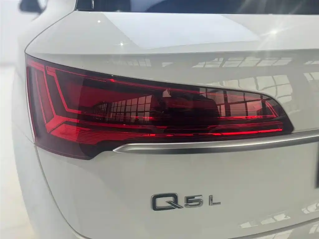 Audi Q5L 2022 40T Luxury Dynamic фото 11