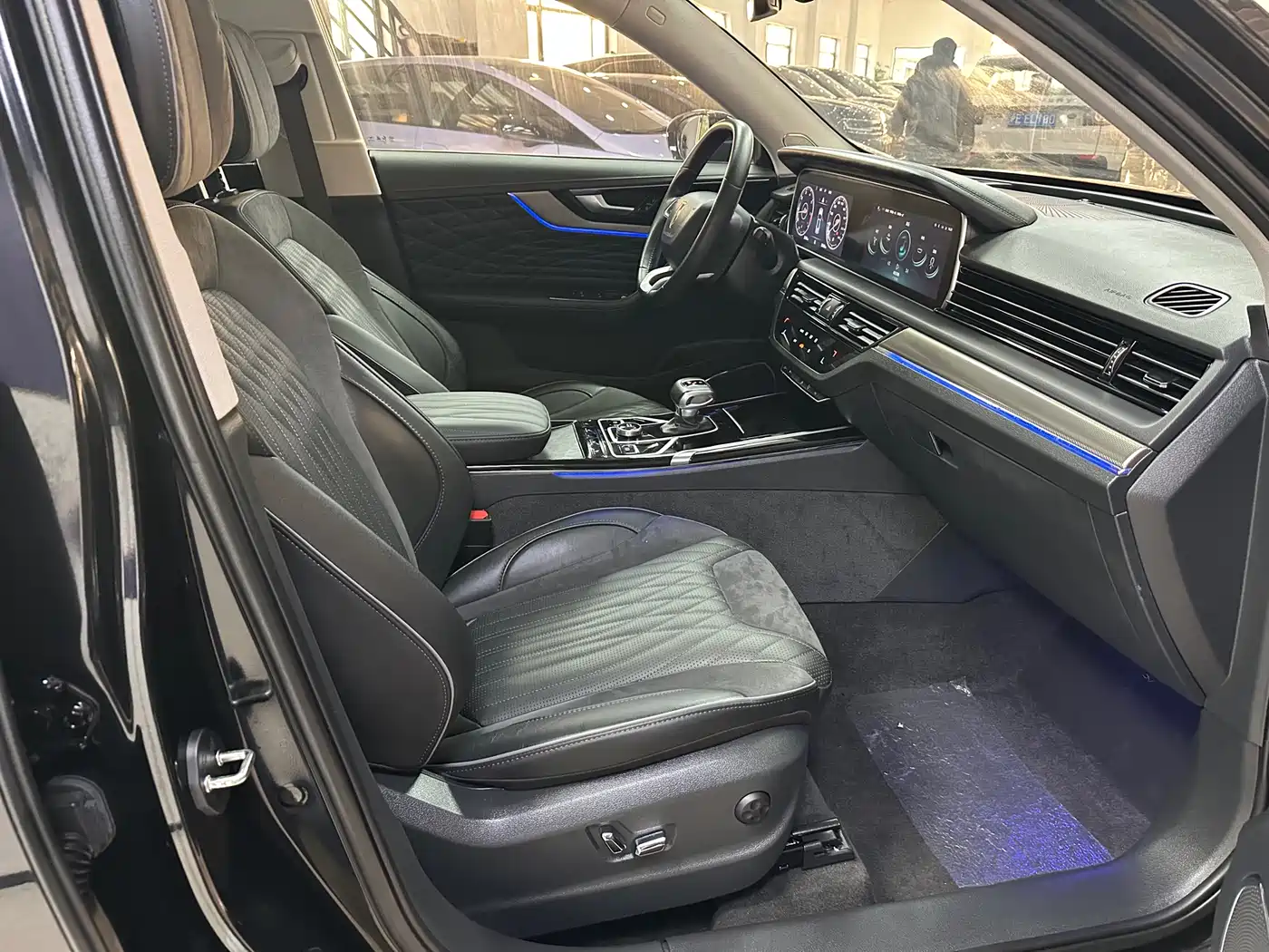 Hongqi HS5 2022 Facelift 2.0T Smart Flag Enjoyment Edition фото 17