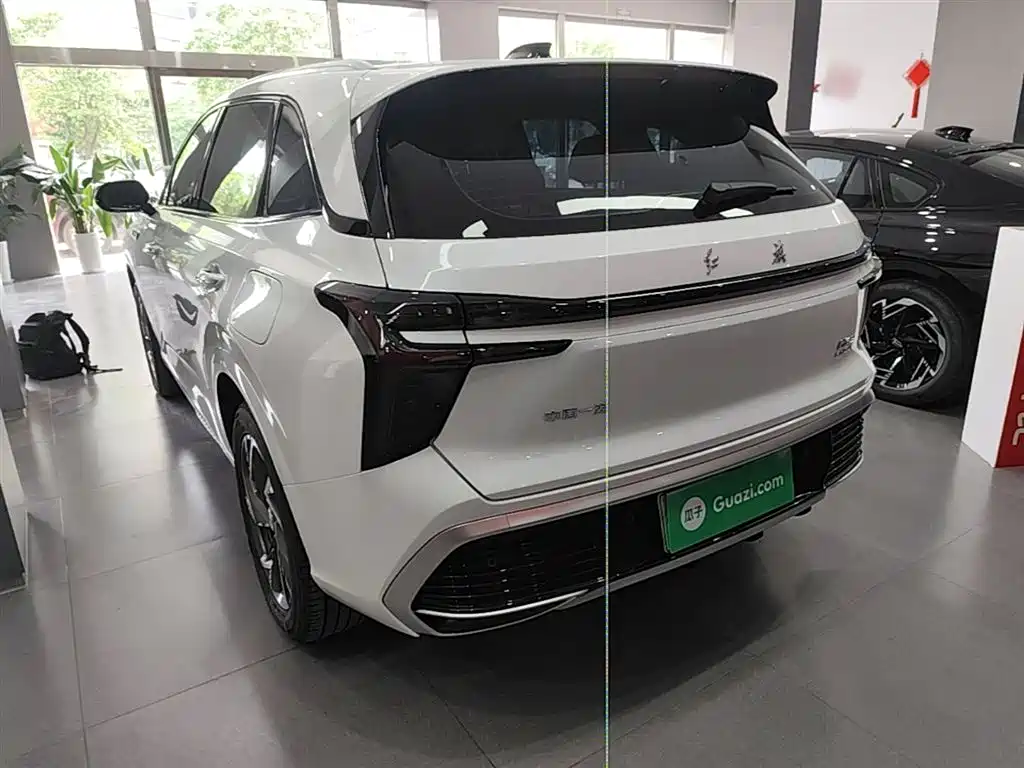 Hongqi HS3 PHEV 2025 PHEV 115km Power Edition фото 23