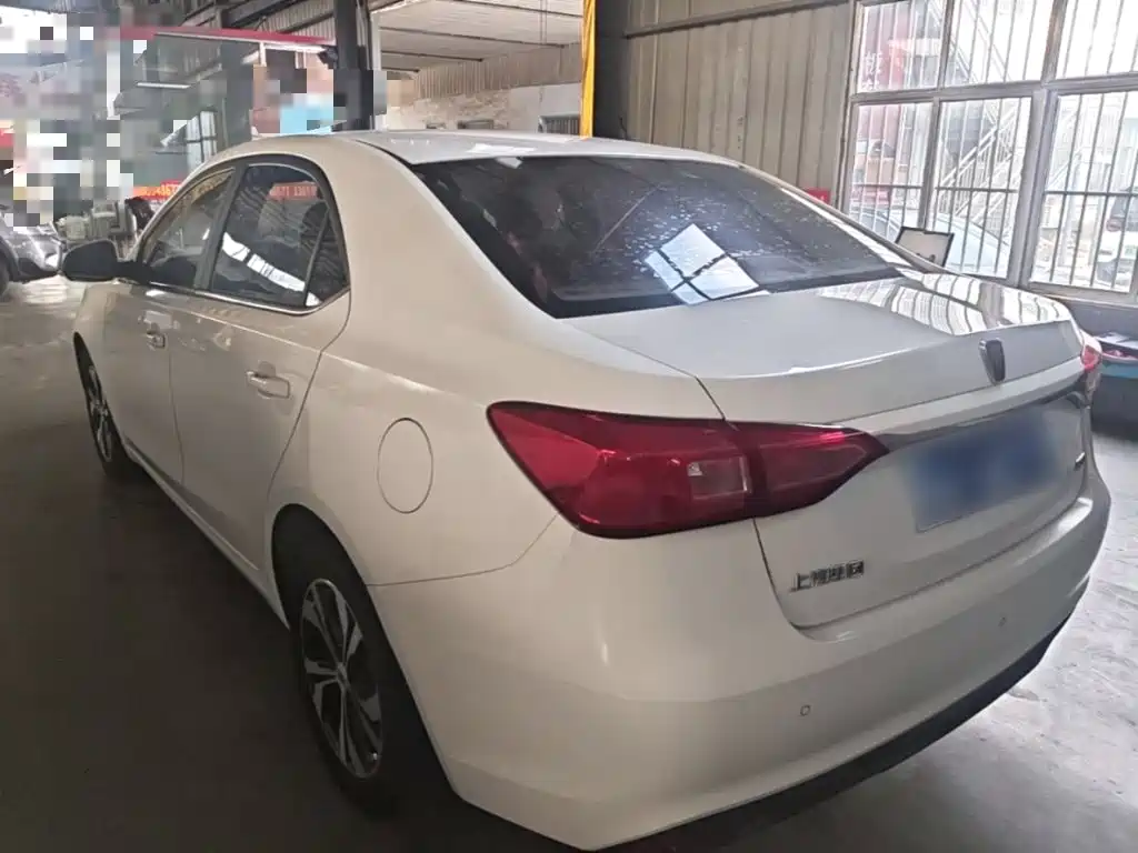 Фото 5 - Roewe 360