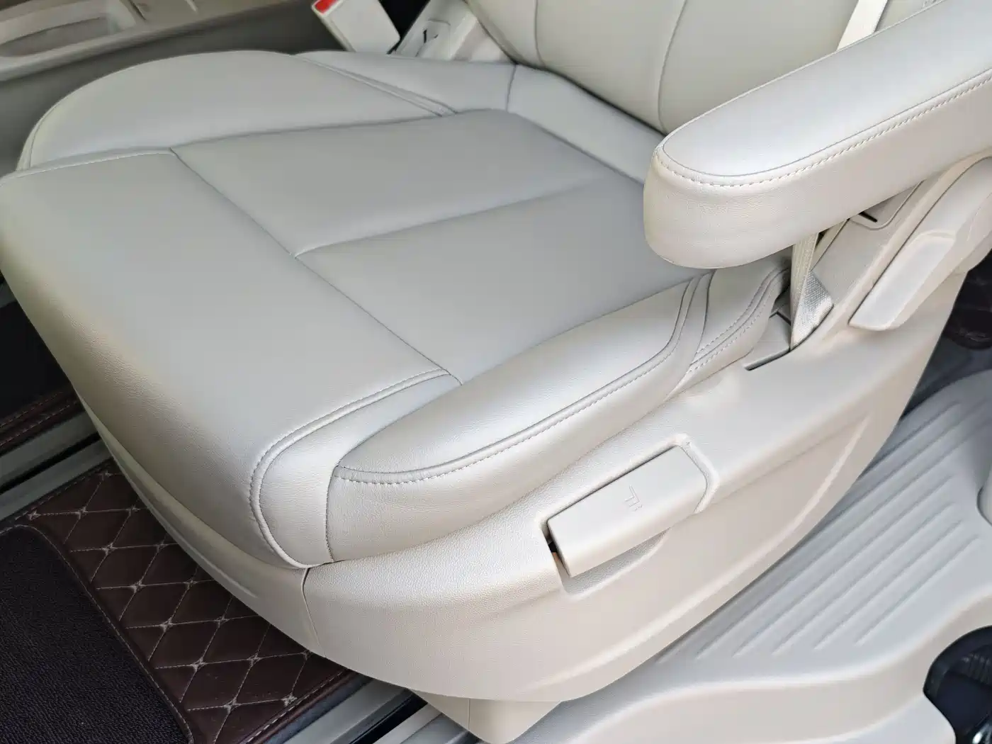 Buick GL8 2023 ES Landmaster Comfort фото 26