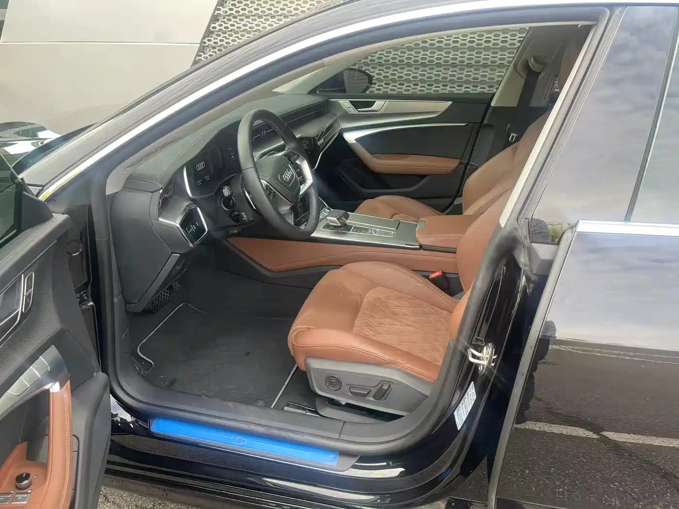 Фото 3 - Audi A7L