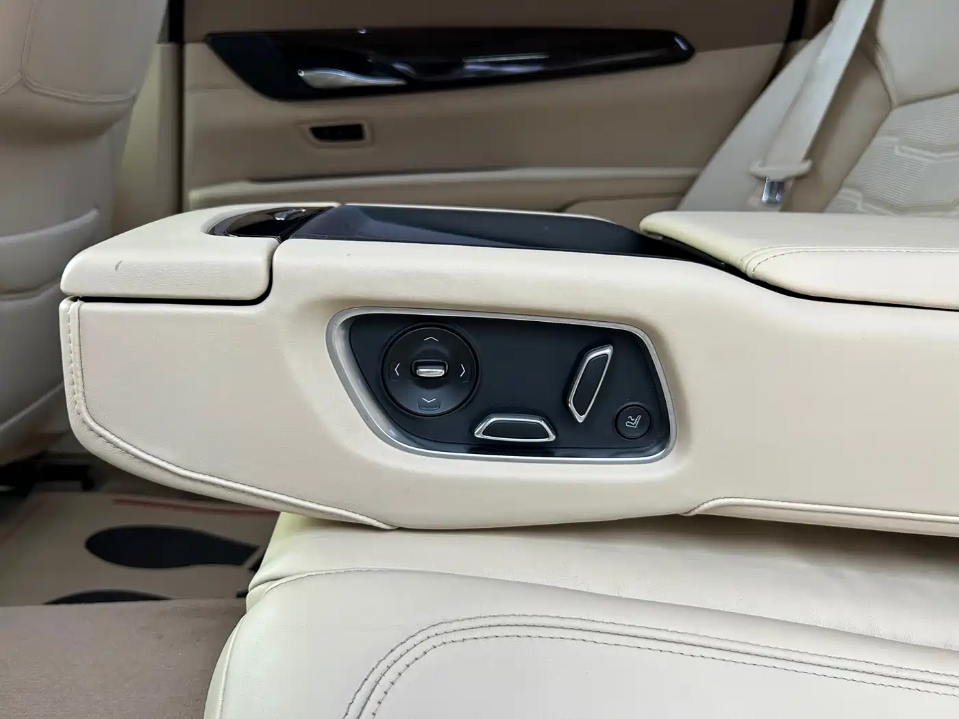 Фото 25 - Cadillac CT6