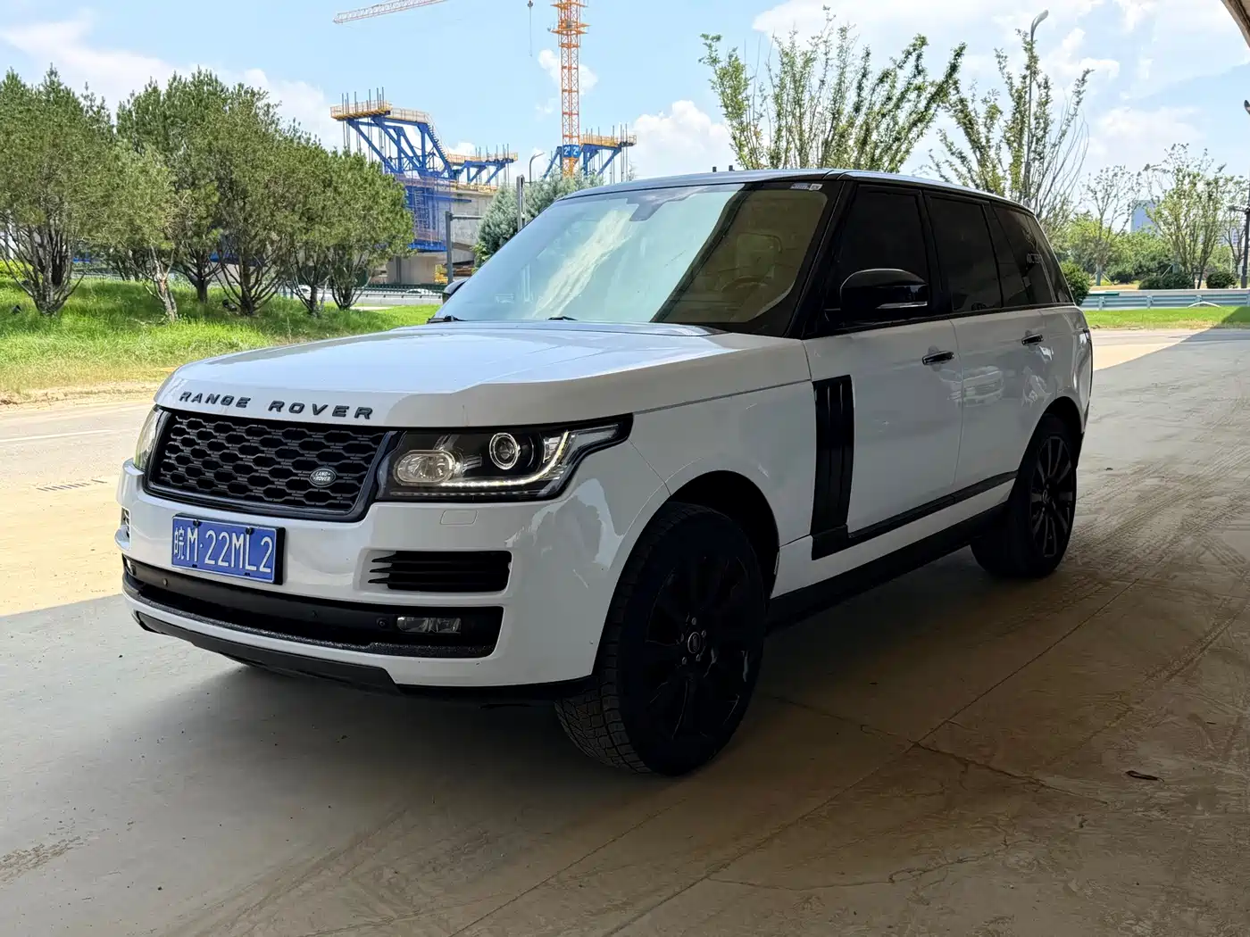 Photo 1 - Land Rover Range Rover