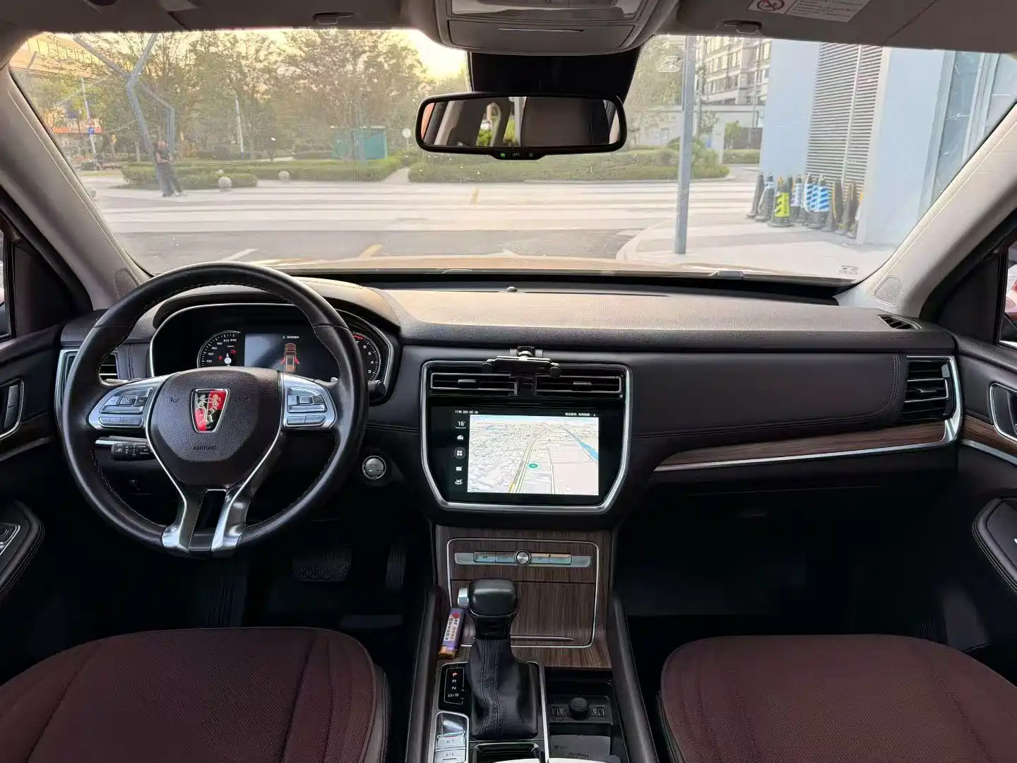 Фото 8 - Roewe RX8