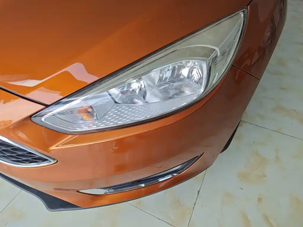 Фото 24 - Ford Focus