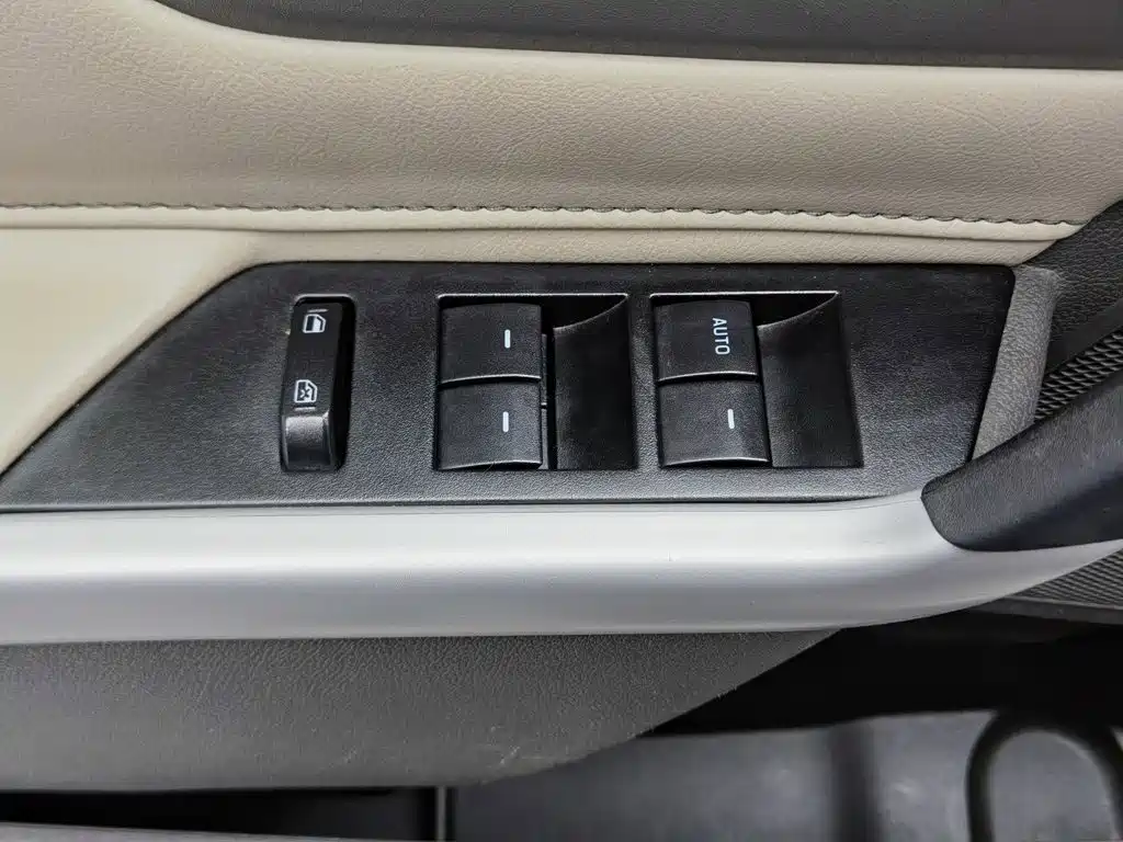 Ford Edge (Import) 2015 2012 2.0T Elite