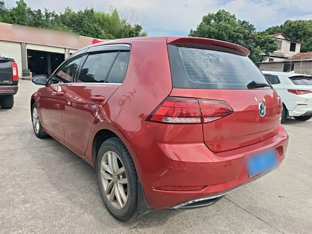 Фото 5 - Volkswagen Golf