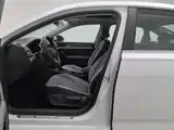 صورة 10 - Volkswagen Lavida