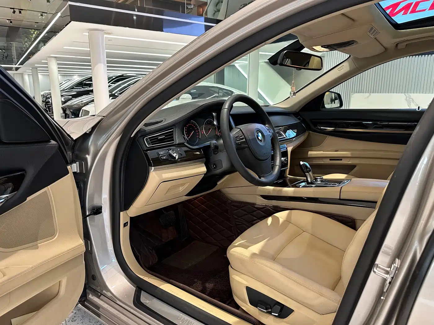BMW 7 Series 2011 730Li Elegance фото 10