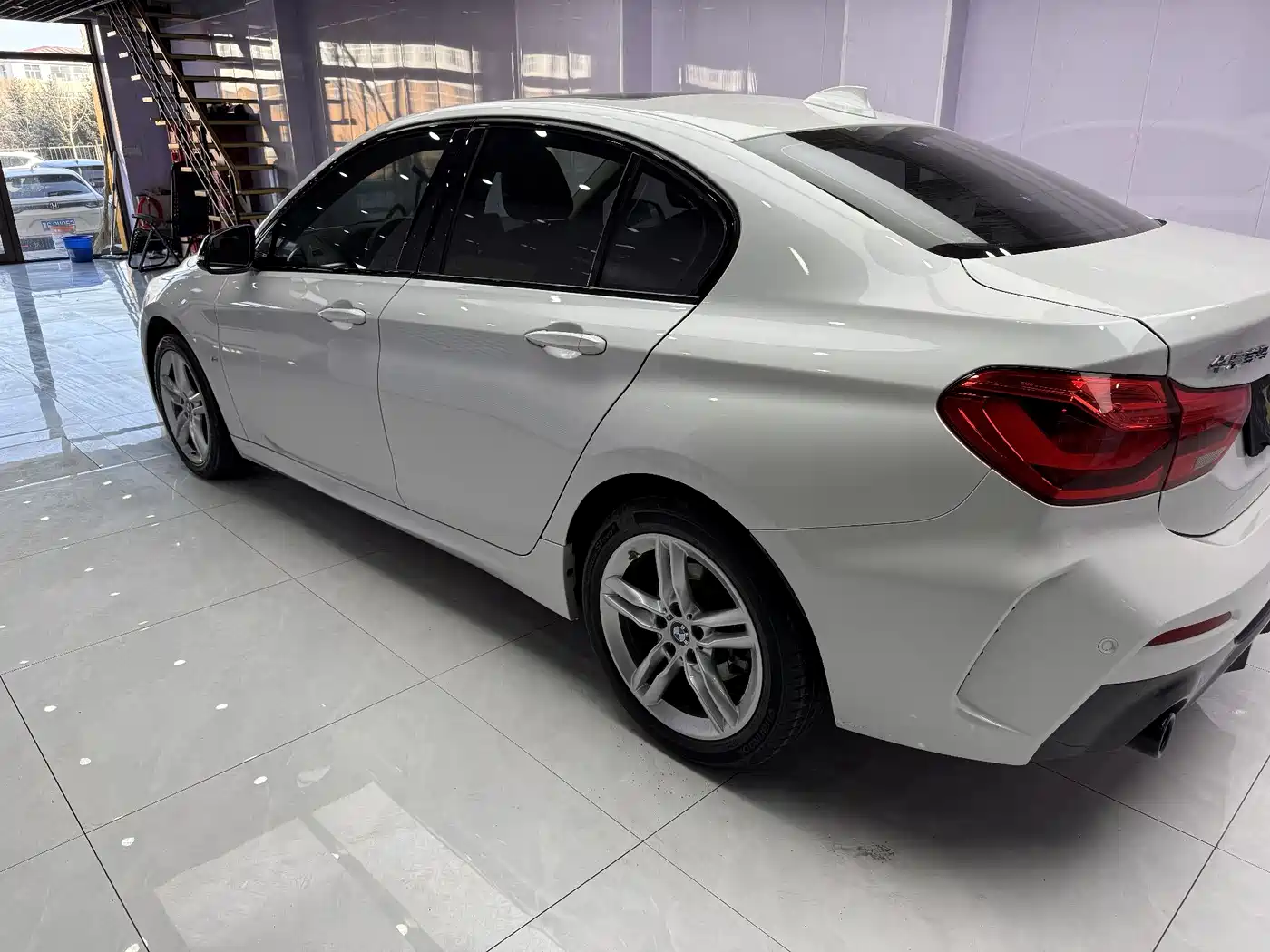 BMW 1 SERIES