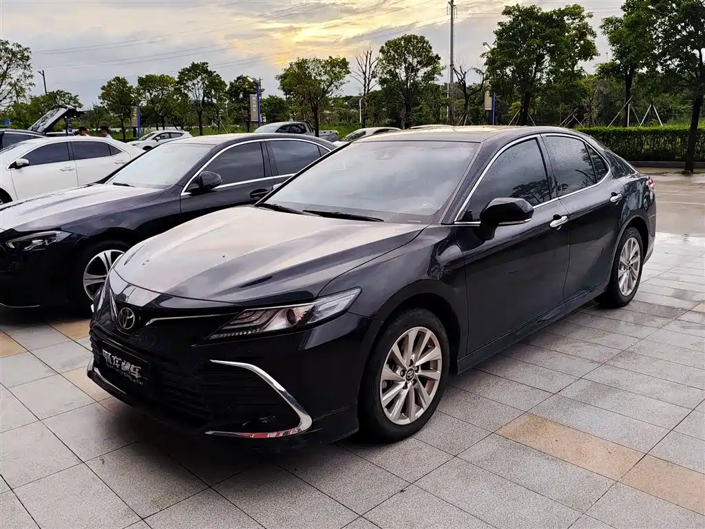 Toyota Camry 2021 2.0G Luxury Edition