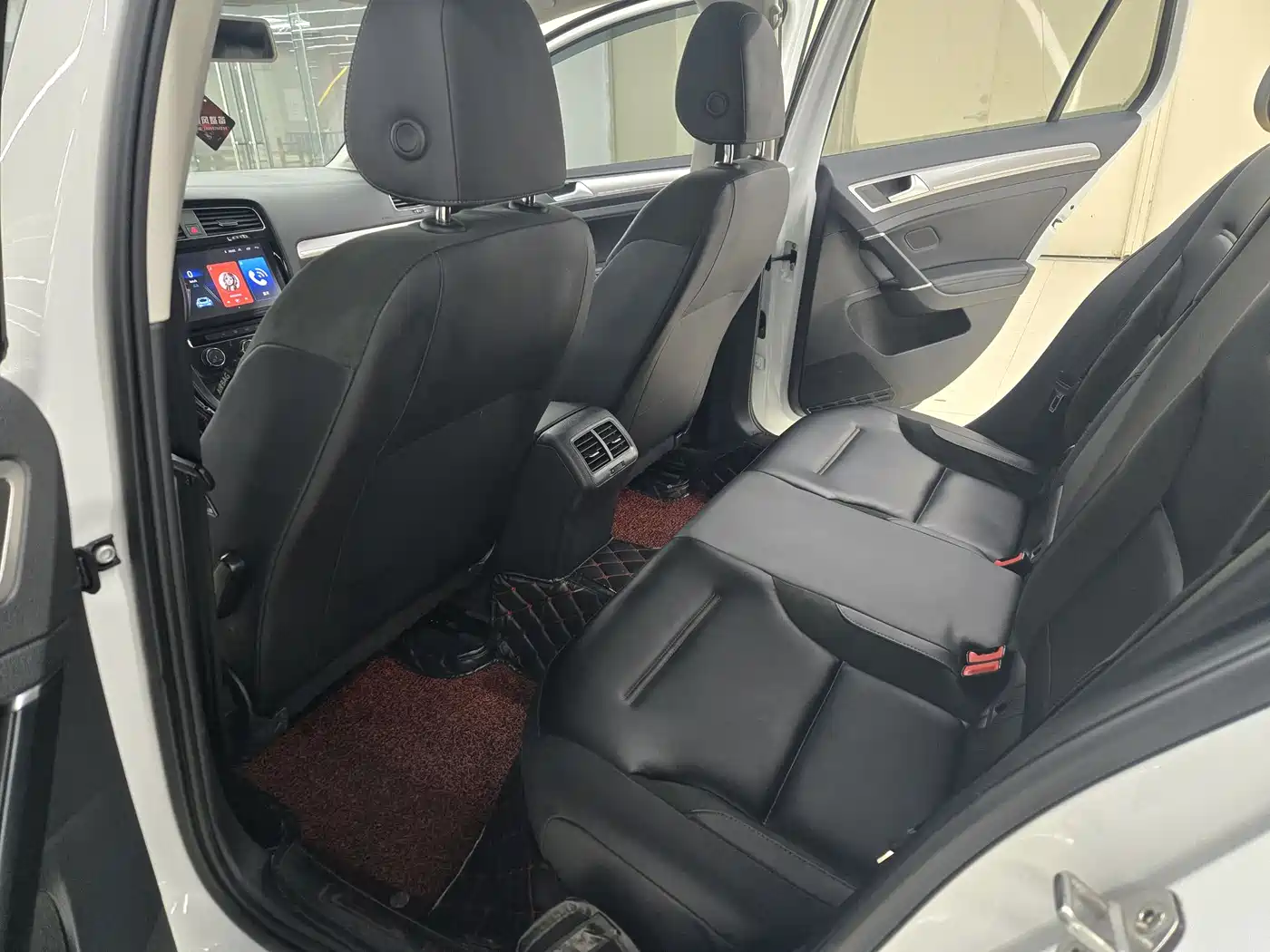 Volkswagen Golf 2018 1.6L Automatic Comfort фото 6