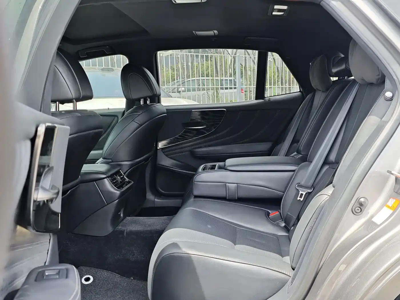 Lexus LS 2022 2021 500h Excellence Edition