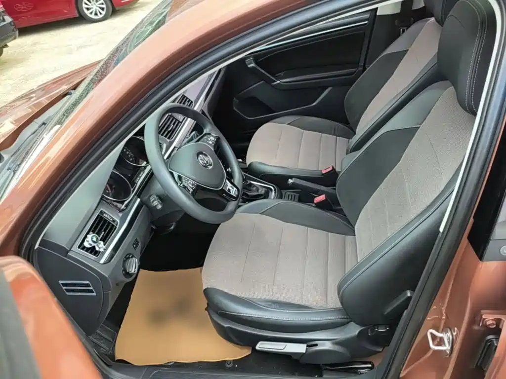 Volkswagen C-TREK 2017 2017 230TSI DSG Comfort