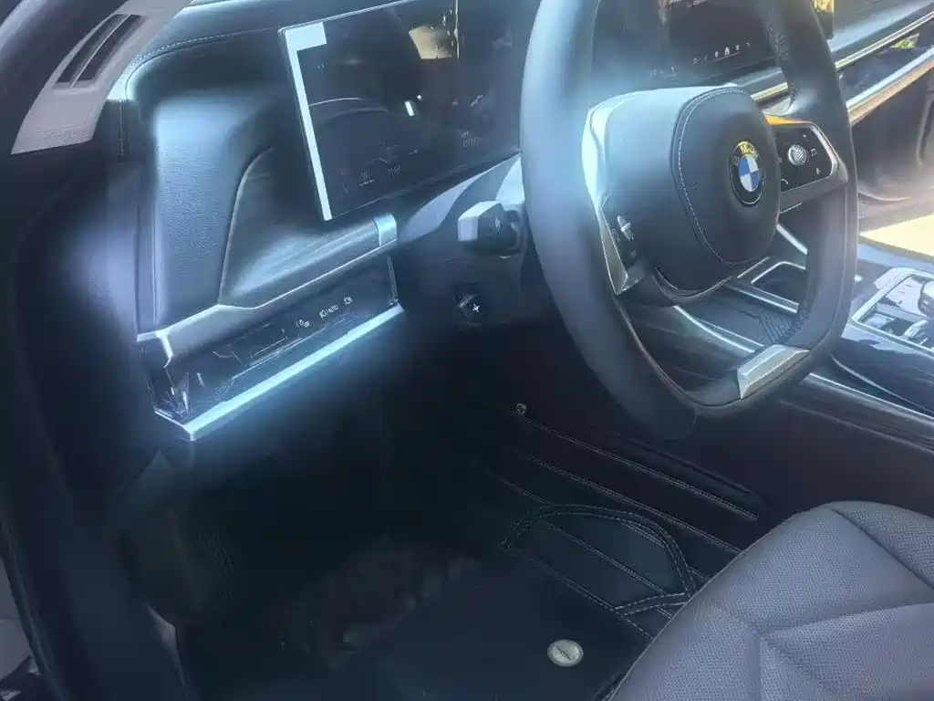 BMW 7-SERIES