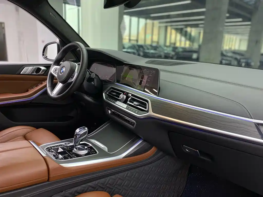 Photo 8 - BMW X7