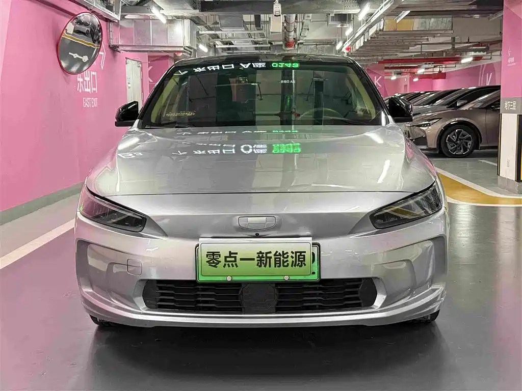 Фото 2 - Geely Geometry A