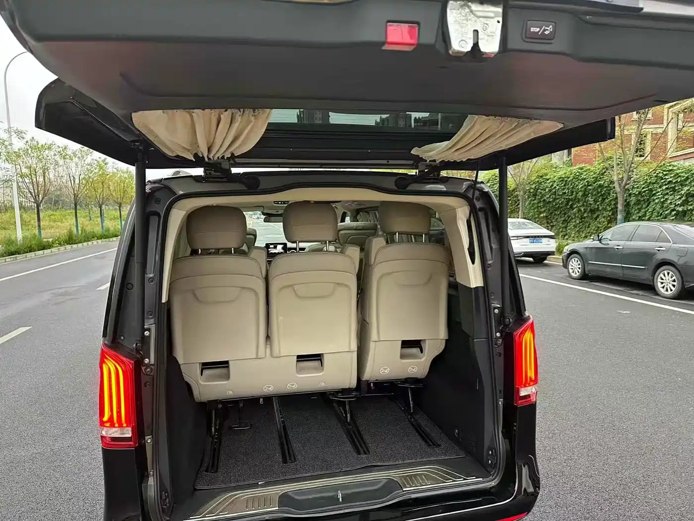 Mercedes-Benz V-Class 2018 V 260 L Premium Long Version China V фото 8