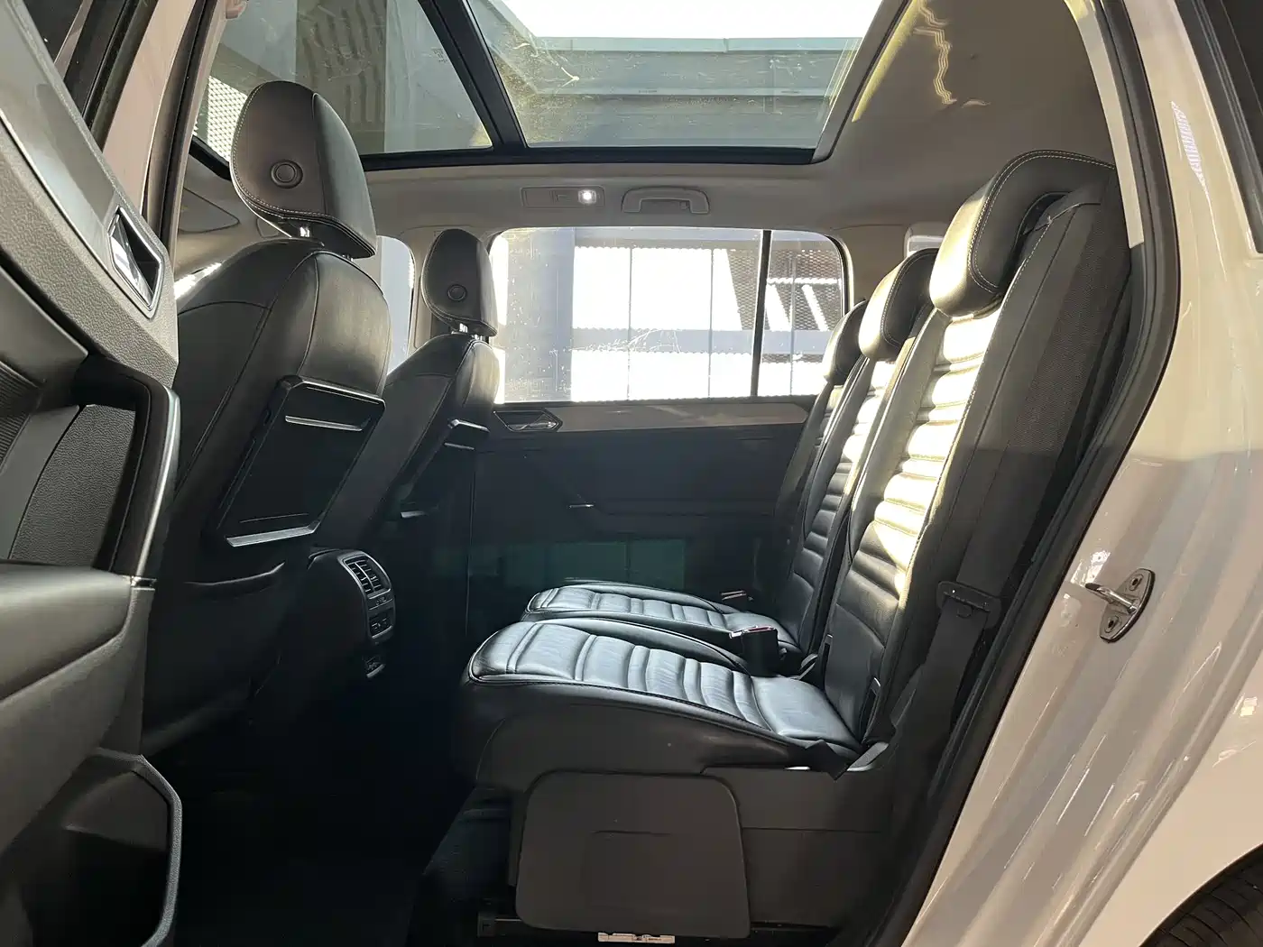 Volkswagen Touran 2018 Touran L 280TSI DSG Elegance 7-seater фото 15