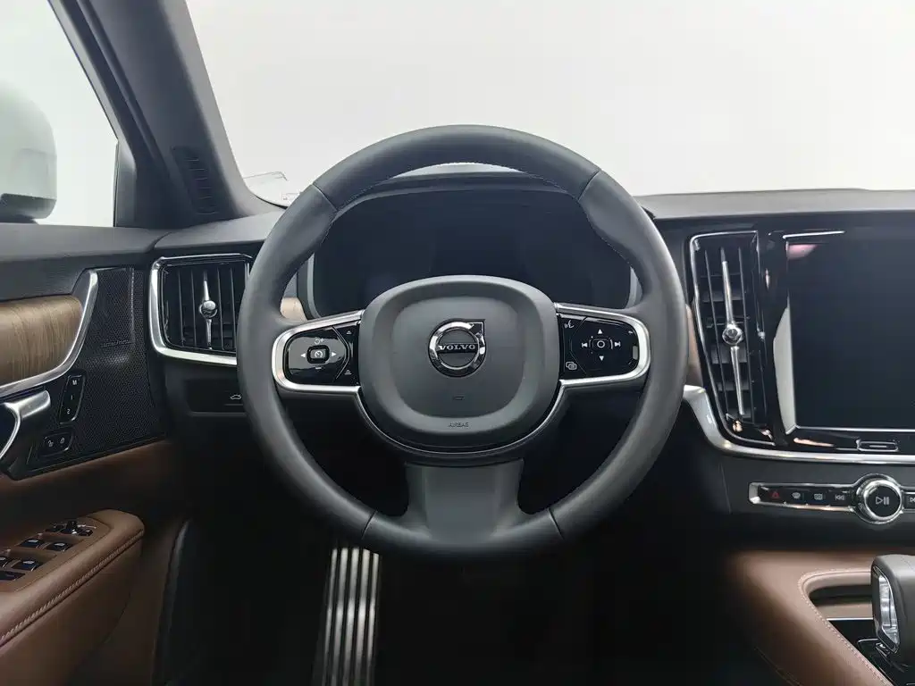 Volvo V90 2026 2025 Cross Country B5 AWD Smart Elite Edition
