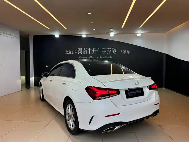 Mercedes-Benz A-Class 2021 A 200 L Sport Sedan Fashion Edition — фото 3