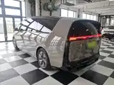 Photo 5 - Li Auto MEGA