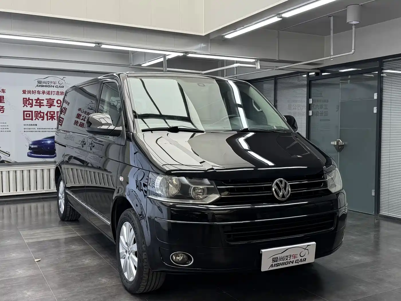 Volkswagen Multivan 2012 2.0TSI 2WD Business Edition фото 3